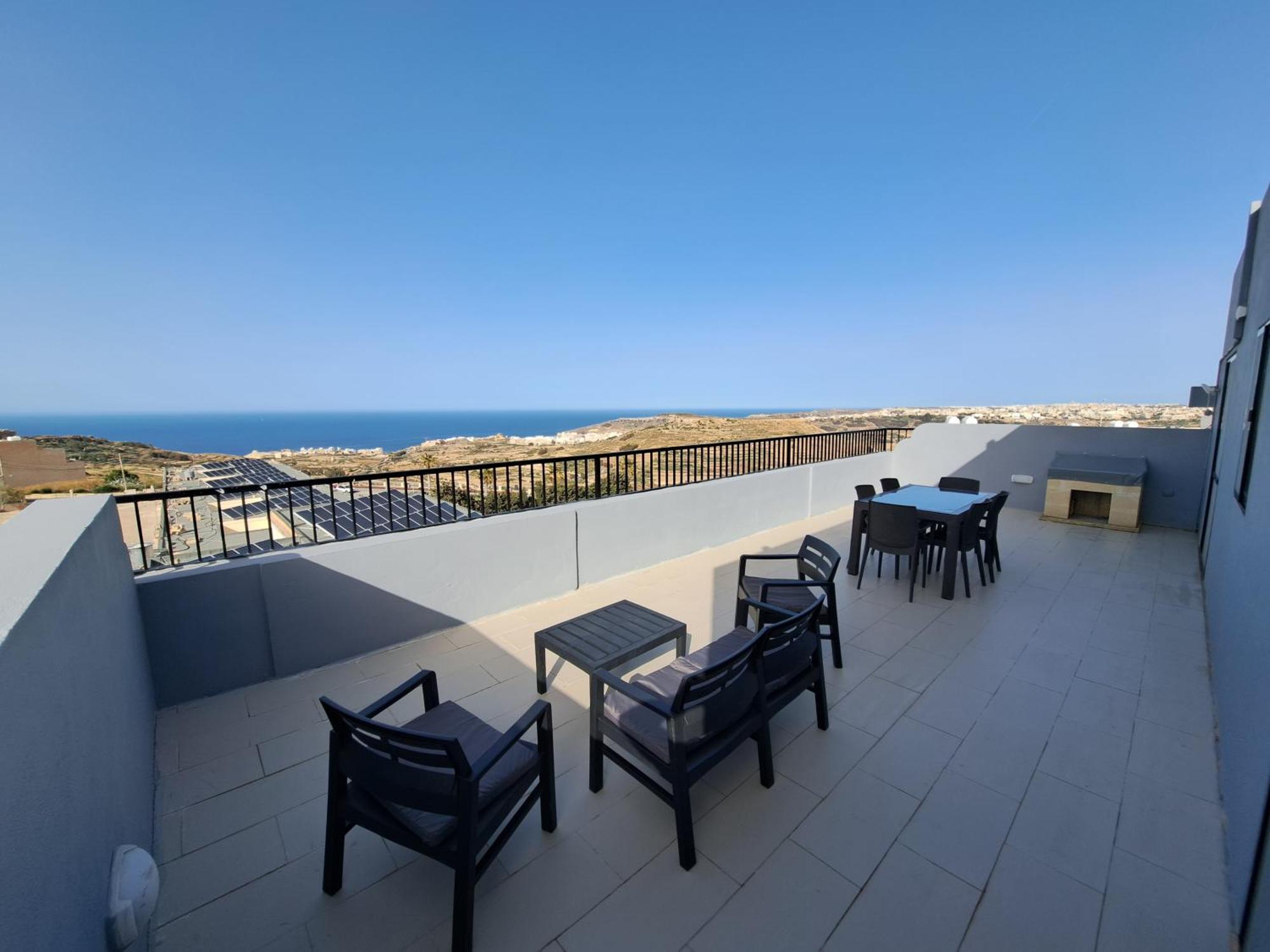 Sea View Penthouse Apartment Zebbug  Luaran gambar